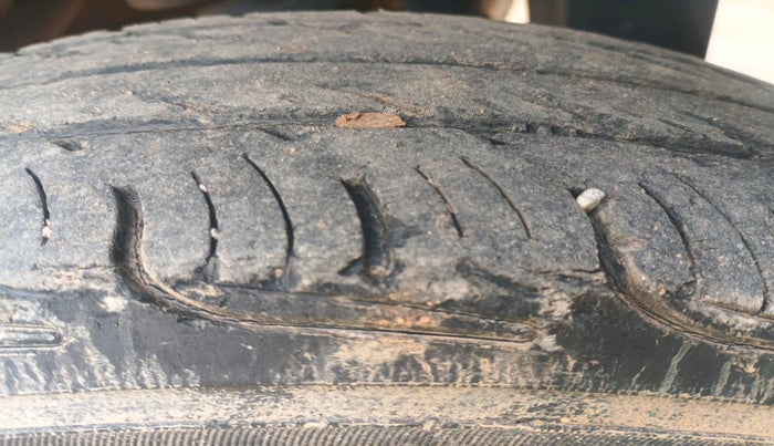 2013 Maruti Eeco 5 STR WITH A/C+HTR, Petrol, Manual, 1,25,930 km, tyre