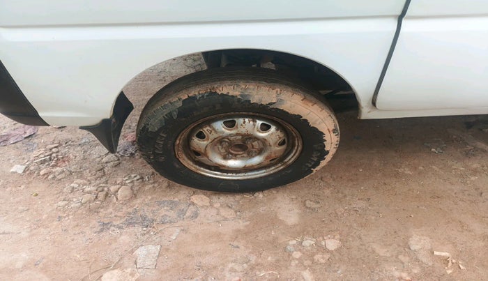 2013 Maruti Eeco 5 STR WITH A/C+HTR, Petrol, Manual, 1,25,930 km, tyre