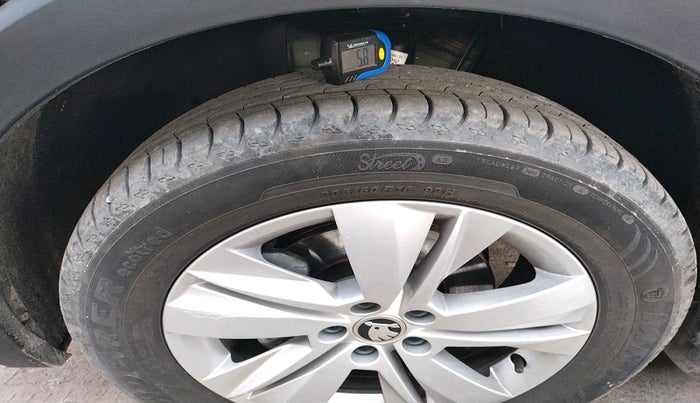 2023 Skoda KUSHAQ AMBITION 1.0L TSI AT, Petrol, Automatic, 11,943 km, tyre