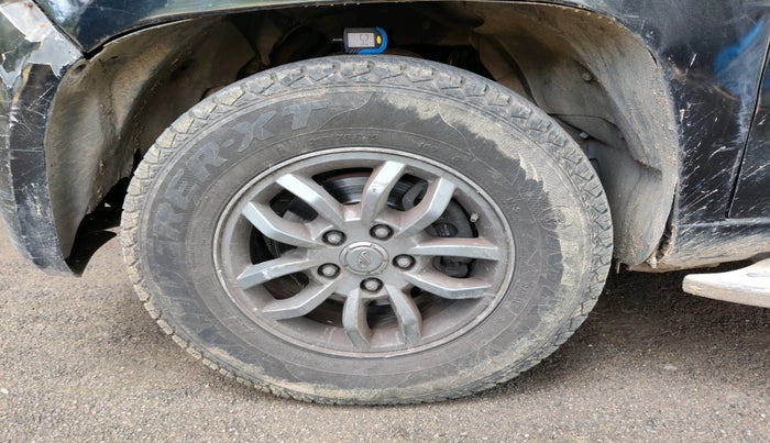 2018 Mahindra TUV300 T10, Diesel, Manual, 99,268 km, tyre