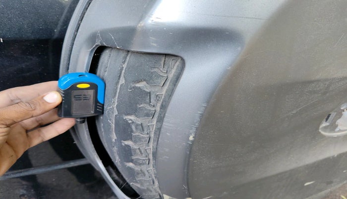 2018 Mahindra TUV300 T10, Diesel, Manual, 99,268 km, tyre