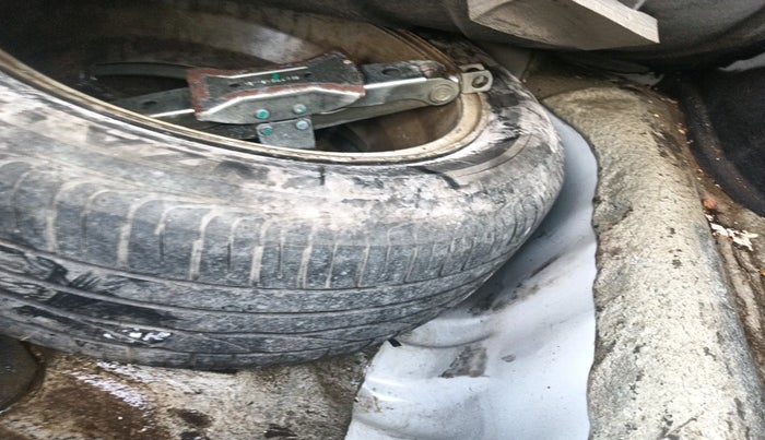 2010 Chevrolet Optra Magnum LT 2.0 TCDI, Diesel, Manual, 1,26,104 km, tyre