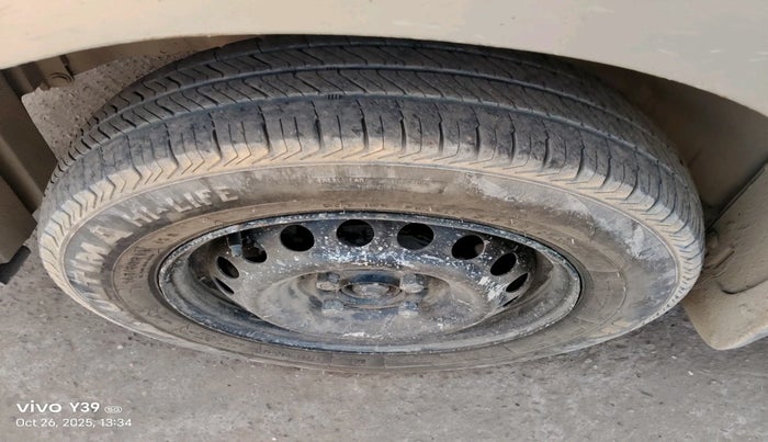 2013 Maruti Wagon R 1.0 LXI CNG, Petrol, Manual, 1,80,859 km, tyre