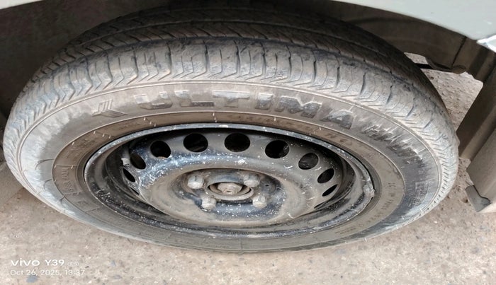 2013 Maruti Wagon R 1.0 LXI CNG, Petrol, Manual, 1,80,859 km, tyre