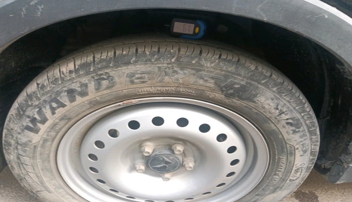 2023 Mahindra XUV300 W4 1.2 PETROL, Petrol, Manual, 10,568 km, tyre