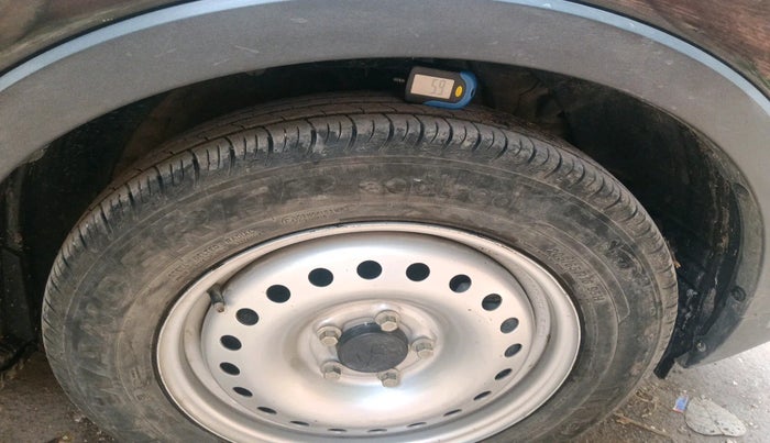 2023 Mahindra XUV300 W4 1.2 PETROL, Petrol, Manual, 10,568 km, tyre