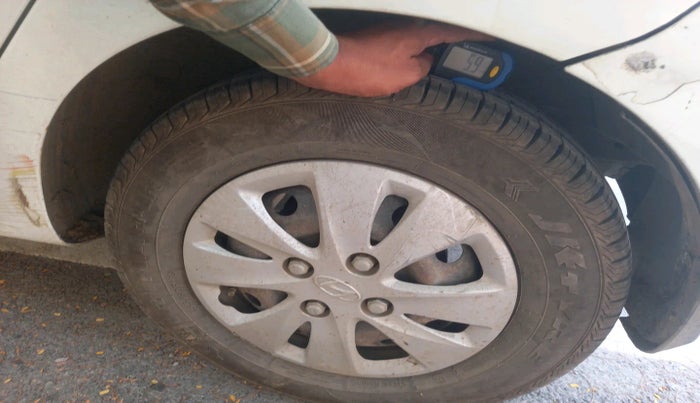 2011 Hyundai i10 MAGNA 1.2, Petrol, Manual, 1,21,165 km, tyre