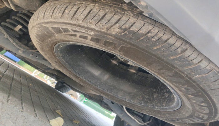 2022 Mahindra XUV700 AX 7 LUXURY D AT 7 STR, Diesel, Automatic, 33,788 km, tyre