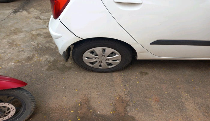 2011 Hyundai i10 MAGNA 1.2, Petrol, Manual, 1,30,855 km, tyre