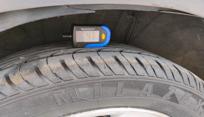 2013 Hyundai i20 SPORTZ 1.4 CRDI, Diesel, Manual, 1,37,542 km, tyre