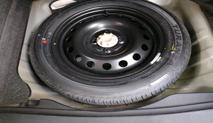 2020 Toyota YARIS V CVT, Petrol, Automatic, 44,195 km, tyre