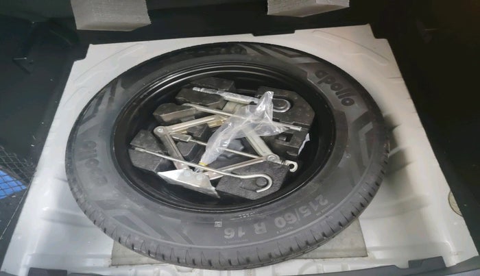 2022 MG ASTOR SAVVY 1.5 CVT, Petrol, Automatic, 13,414 km, tyre