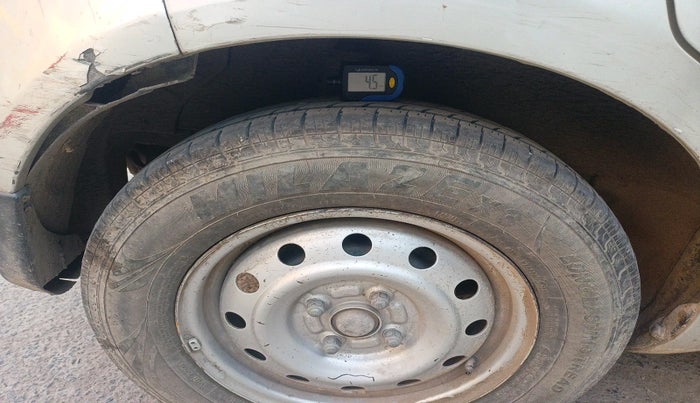 2012 Maruti Ritz LXI, Petrol, Manual, 47,585 km, tyre