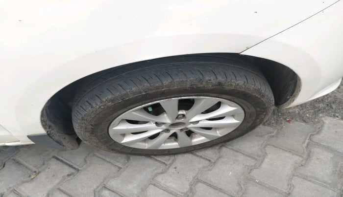 2012 Maruti Ertiga ZXI, Petrol, Manual, 1,39,996 km, tyre