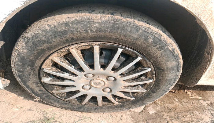 2012 Toyota Etios GD, Diesel, Manual, 94,729 km, tyre