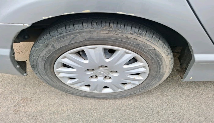 2010 Honda Civic 1.8L I-VTEC E MT, Petrol, Manual, 1,41,780 km, tyre