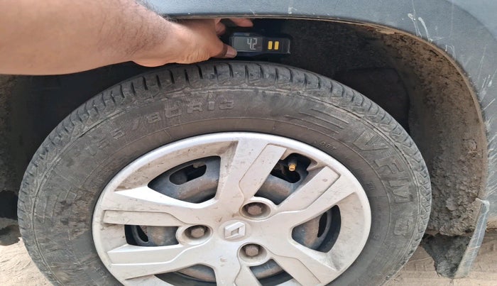 2016 Renault Kwid RXL, Petrol, Manual, 85,745 km, tyre