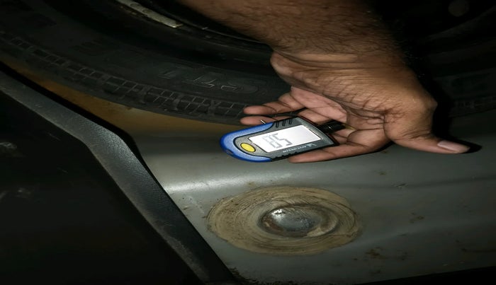 2014 Maruti Swift VXI, Petrol, Manual, 52,802 km, tyre