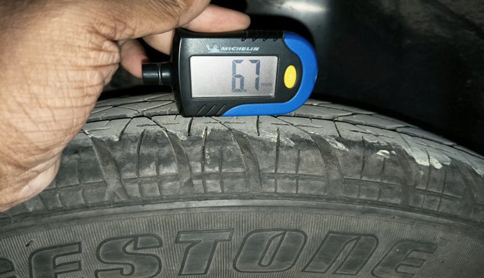 2014 Maruti Swift VXI, Petrol, Manual, 52,802 km, tyre