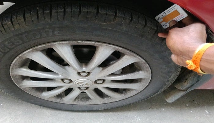 2013 Toyota Etios Liva V, Petrol, Manual, 41,372 km, tyre