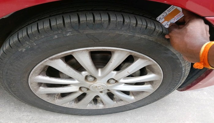 2013 Toyota Etios Liva V, Petrol, Manual, 41,372 km, tyre