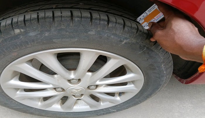 2013 Toyota Etios Liva V, Petrol, Manual, 41,372 km, tyre