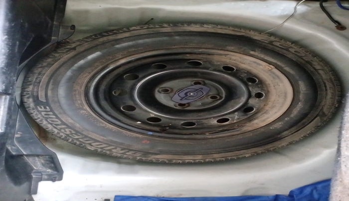 2020 Maruti Swift VXI AMT, Petrol, Automatic, 84,796 km, tyre