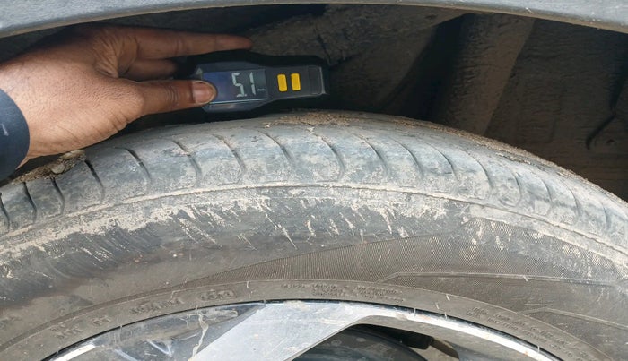 2019 Hyundai VENUE SX(O) 1.4 CRDI, Diesel, Manual, 1,52,123 km, tyre