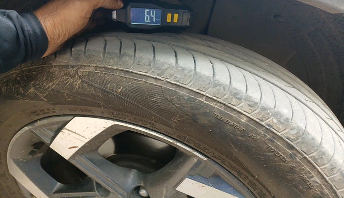 2019 Hyundai VENUE SX(O) 1.4 CRDI, Diesel, Manual, 1,52,123 km, tyre