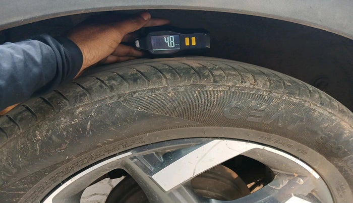 2019 Hyundai VENUE SX(O) 1.4 CRDI, Diesel, Manual, 1,52,123 km, tyre