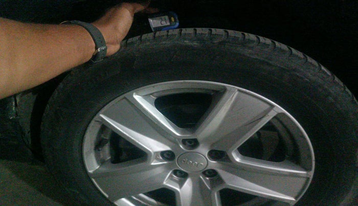 2021 Jeep Compass SPORT 2.0 DIESEL, Diesel, Manual, 1,06,932 km, tyre