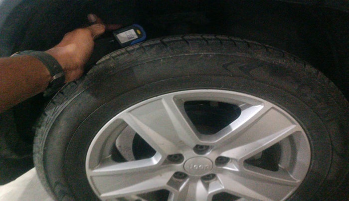 2021 Jeep Compass SPORT 2.0 DIESEL, Diesel, Manual, 1,06,932 km, tyre