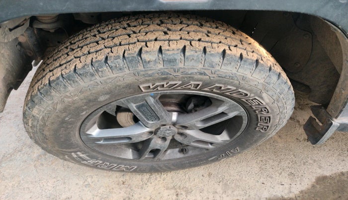 2023 Mahindra Thar LX P 2WD AT HT, Petrol, Automatic, 65,000 km, tyre