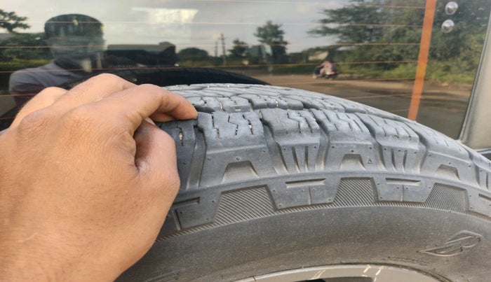 2023 Mahindra Thar LX P 2WD AT HT, Petrol, Automatic, 65,000 km, tyre