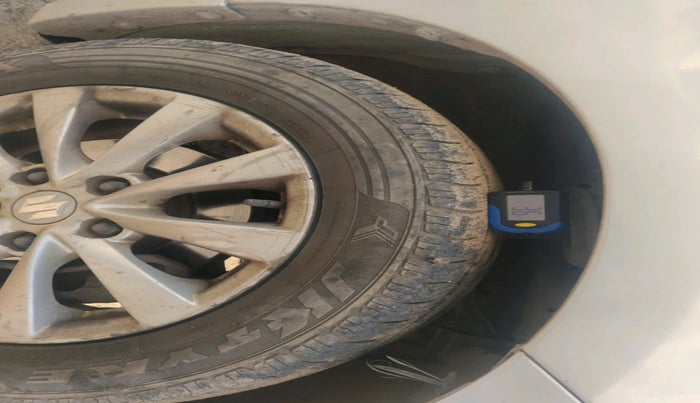 2013 Maruti Ertiga ZDI, Diesel, Manual, 4,52,405 km, tyre