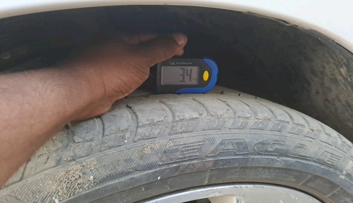 2013 Skoda Superb ELEGANCE 1.8 TSI MT, Petrol, Manual, 87,385 km, tyre