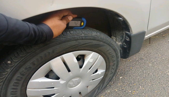 2016 Maruti Alto 800 LXI, Petrol, Manual, 6,485 km, tyre