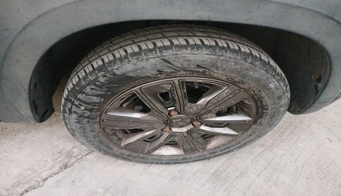 2020 Renault Kwid CLIMBER 1.0 AMT (O), Petrol, Automatic, 55,396 km, tyre