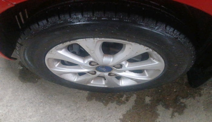 2012 Ford Figo TITANIUM 1.2 PETROL, Petrol, Manual, 75,106 km, tyre