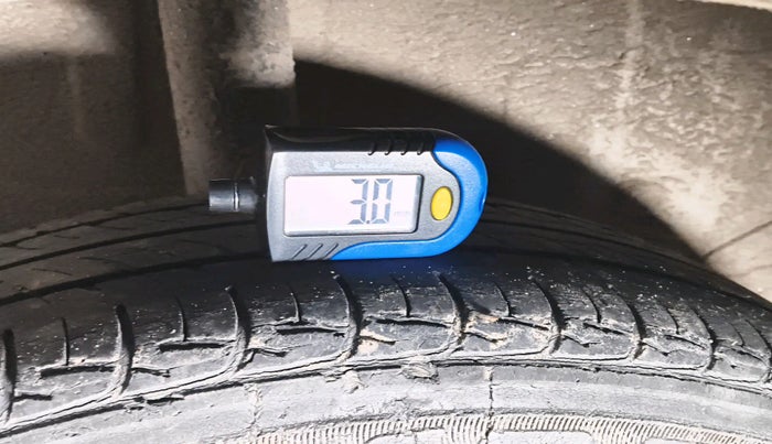 2011 Toyota Etios G, Petrol, Manual, 51,454 km, tyre