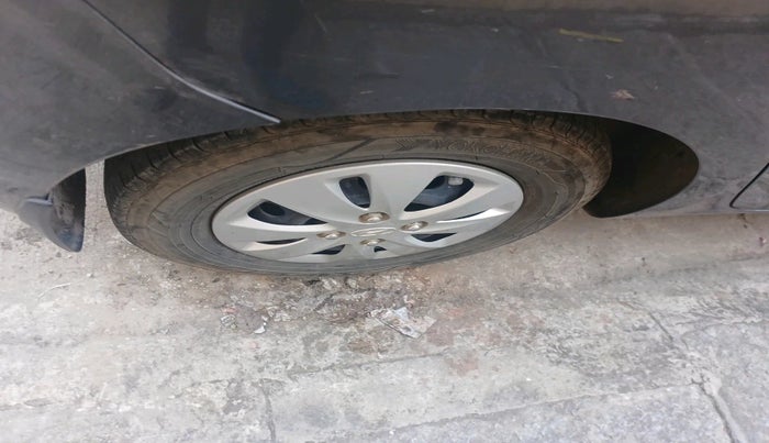 2013 Hyundai i10 MAGNA 1.2, Petrol, Manual, 61,659 km, tyre