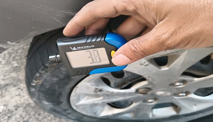 2016 Hyundai Grand i10 SPORTZ 1.2 KAPPA VTVT, Petrol, Manual, 1,41,020 km, tyre