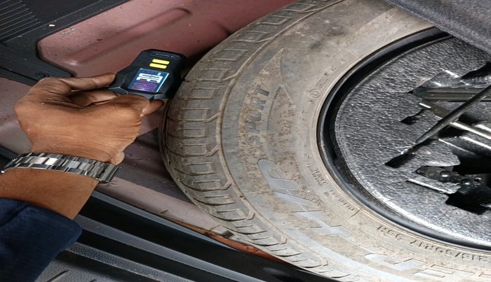 2017 Hyundai Creta SX PLUS AT 1.6 DIESEL, Diesel, Automatic, 1,02,319 km, tyre