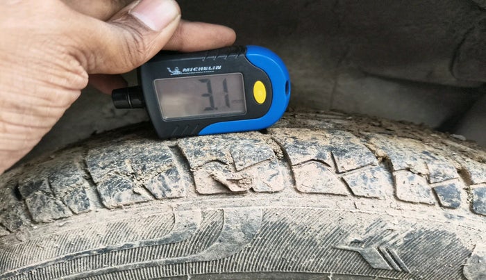 2012 Maruti Wagon R 1.0 LXI CNG, Petrol, Manual, 87,479 km, tyre