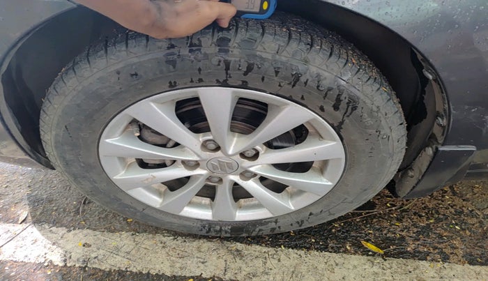 2013 Maruti Ertiga ZDI, Diesel, Manual, 1,07,306 km, tyre