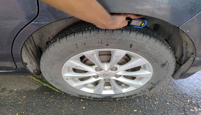 2013 Maruti Ertiga ZDI, Diesel, Manual, 1,07,306 km, tyre