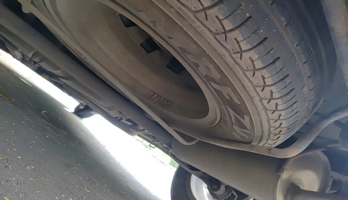 2013 Maruti Ertiga ZDI, Diesel, Manual, 1,07,306 km, tyre