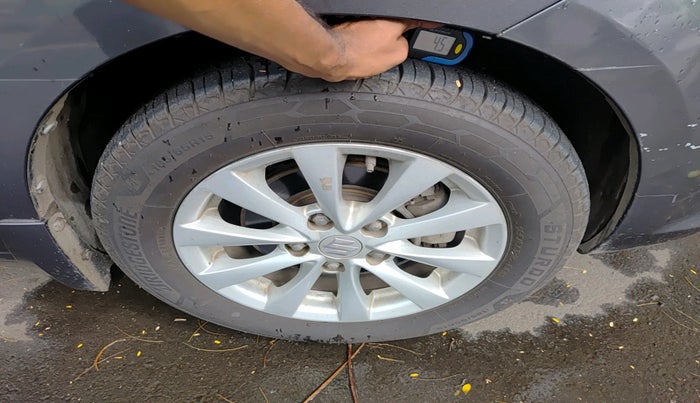 2013 Maruti Ertiga ZDI, Diesel, Manual, 1,07,306 km, tyre