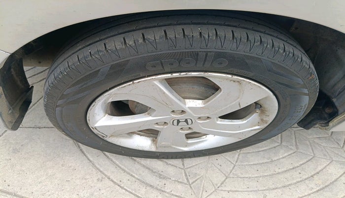 2016 Honda City 1.5L I-VTEC VX CVT, Petrol, Automatic, 1,11,224 km, tyre