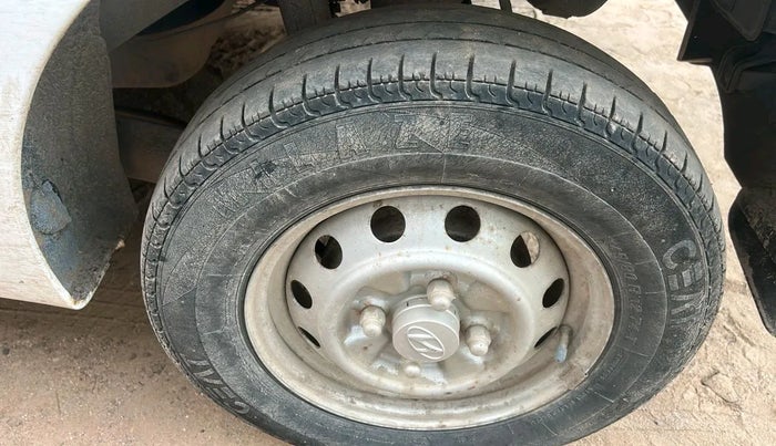 2015 Hyundai Eon D-LITE+, Petrol, Manual, 30,463 km, tyre